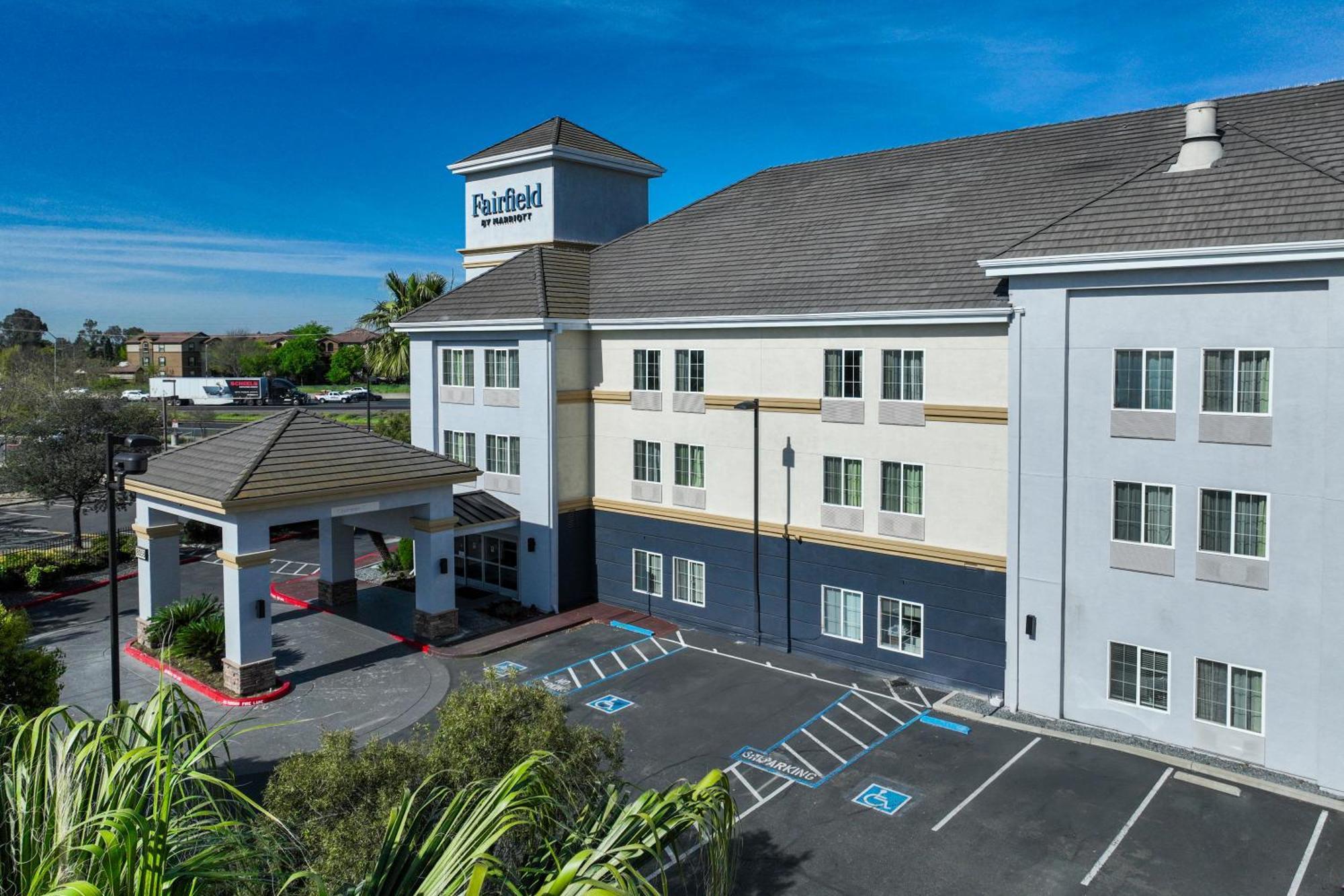 Fairfield Inn And Suites By Marriott Elk Grove Extérieur photo